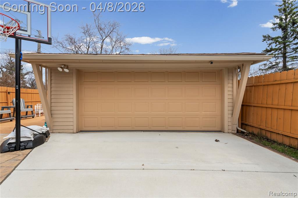4685 Universal Street, Dearborn Heights, MI 48125 — Photo 26