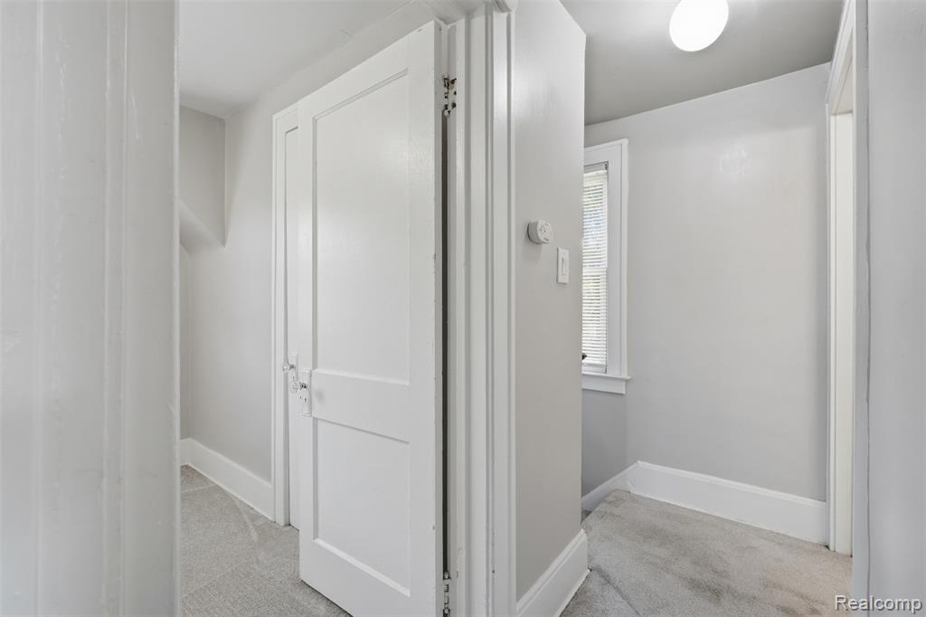 735 E Maxlow Avenue, Hazel Park, MI 48030 — Photo 18