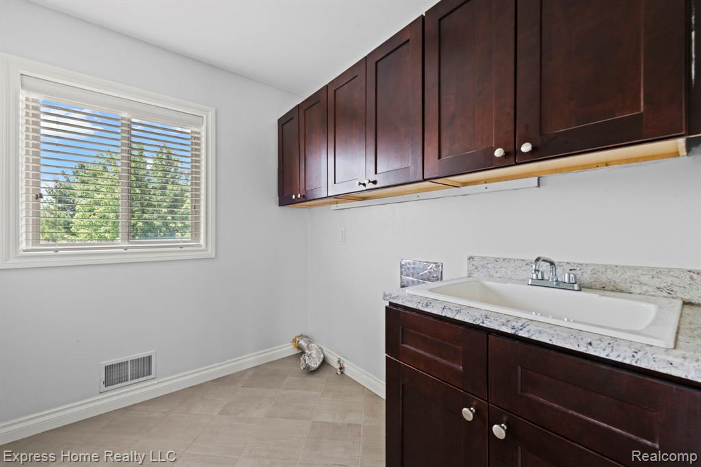 56713 Peach Tree Lane, Macomb, MI 48042 — Photo 24
