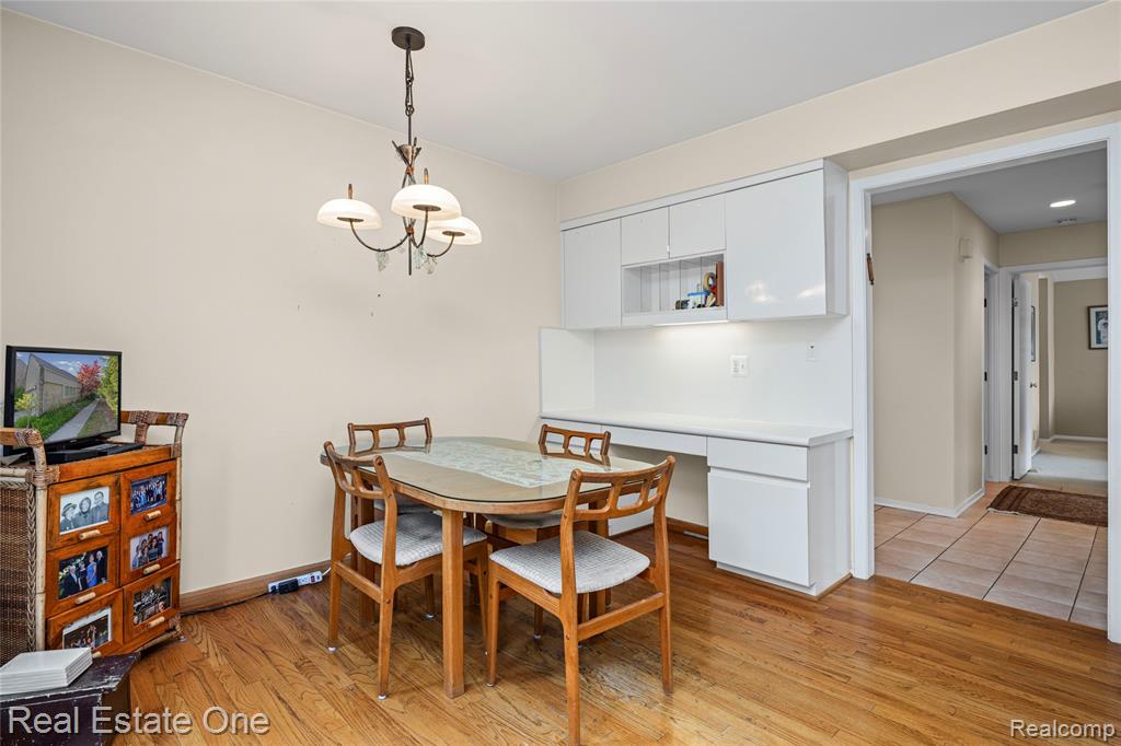 5000 Mirror Lake Court, 19, West Bloomfield, MI 48323 — Photo 25