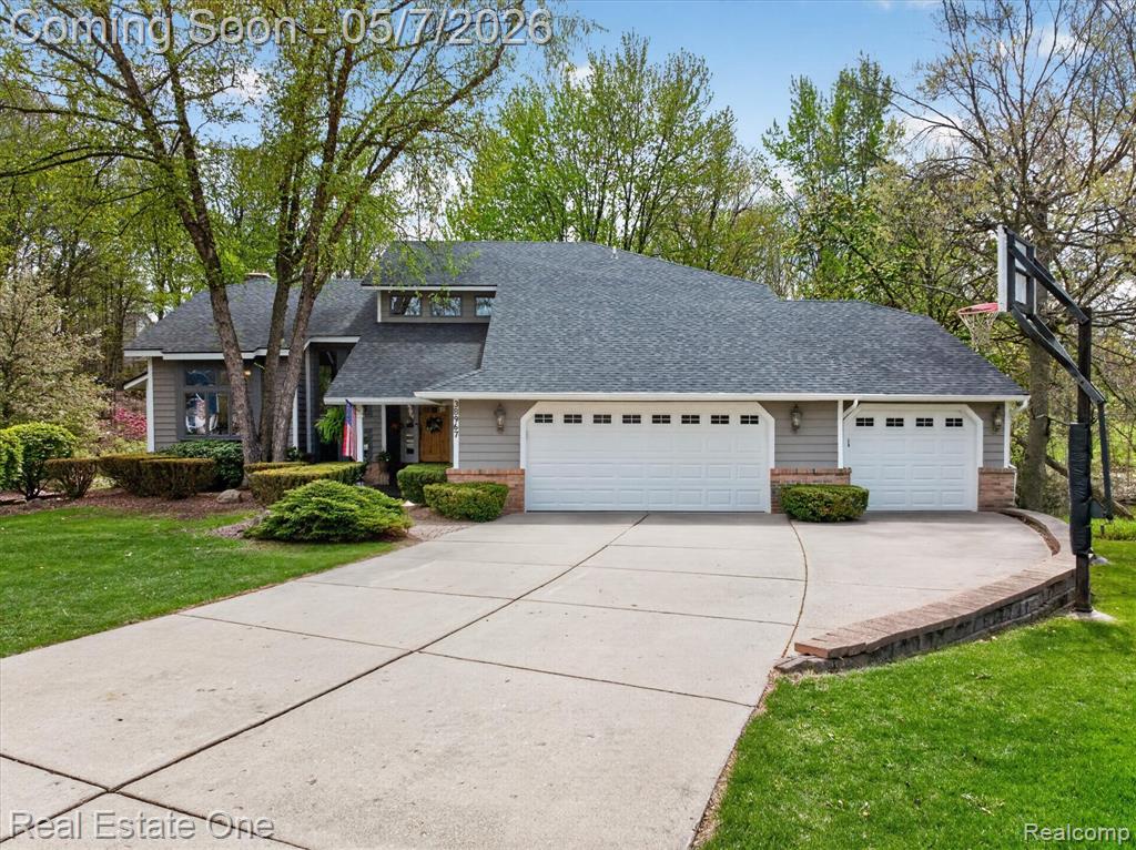 38967 Holsworth Court, Farmington, MI 48331 — front exterior