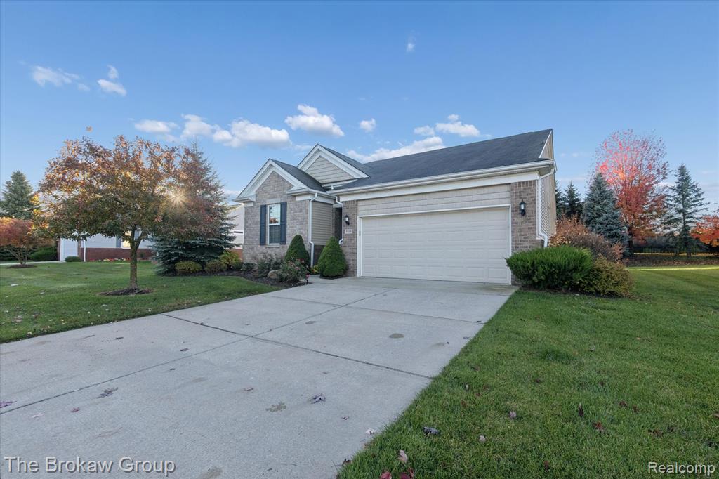 6334 Prairie Dunes Drive, Grand Blanc, MI 48439 — Photo 4