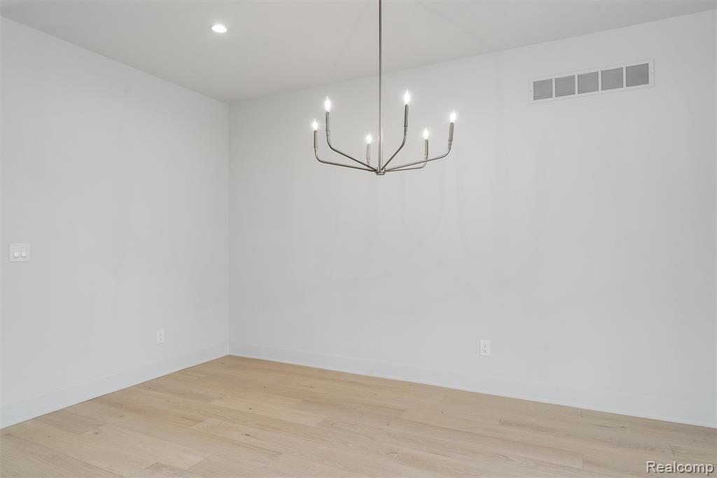 39 South Trail Court, Troy, MI 48083 — Photo 18