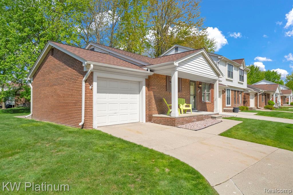 38215 Maple Forest Boulevard E, Harrison Township, MI — Photo 3
