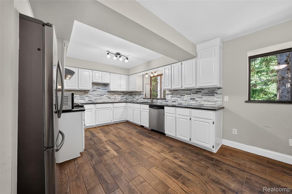 4565 Brookside Road, Fenton, MI 48430 — Photo 21