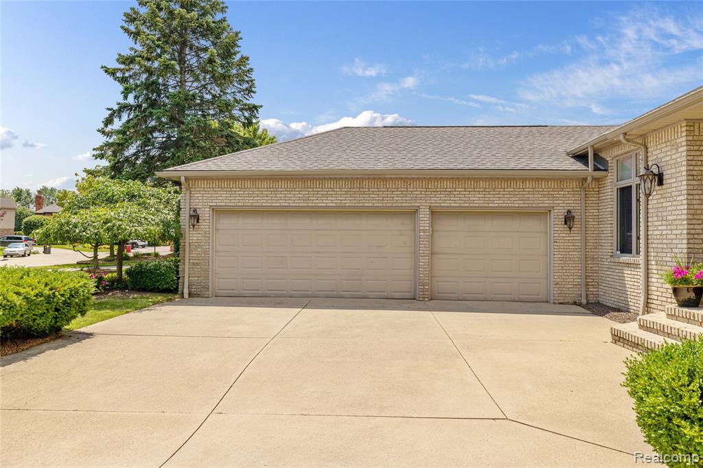 49539 Nautical Drive, Chesterfield, MI 48047 — Photo 86
