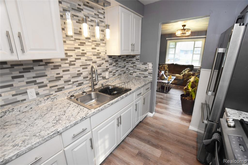 409 W Alma Avenue, Flint, MI 48505 — Photo 7