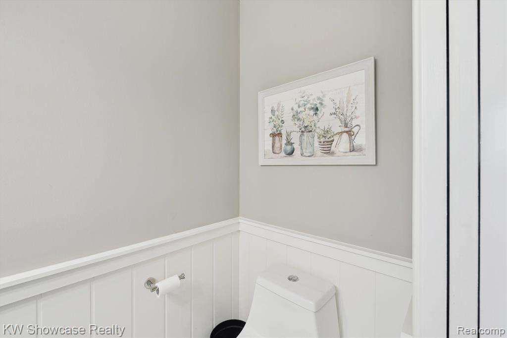 870 Chatham Drive, Milford, MI 48381 — Photo 24