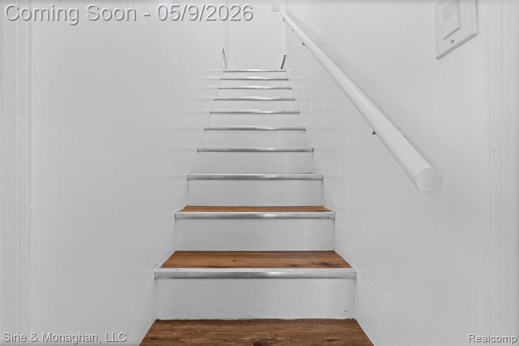 8845 Canyon Street, Grosse Pointe, MI 48236 — Photo 16