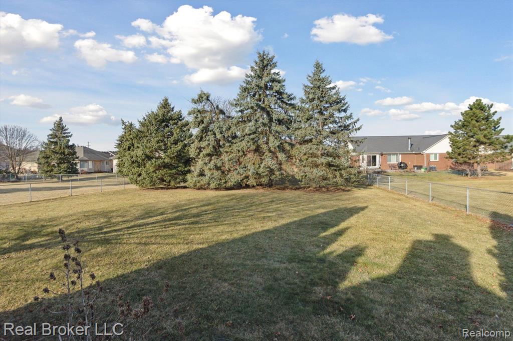 47095 STONY BROOK Drive, Macomb, MI 48044 — Photo 41