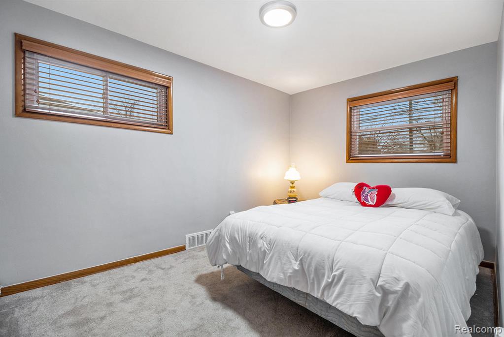 4001 Roosevelt Boulevard, Dearborn Heights, MI 48125 — Photo 8