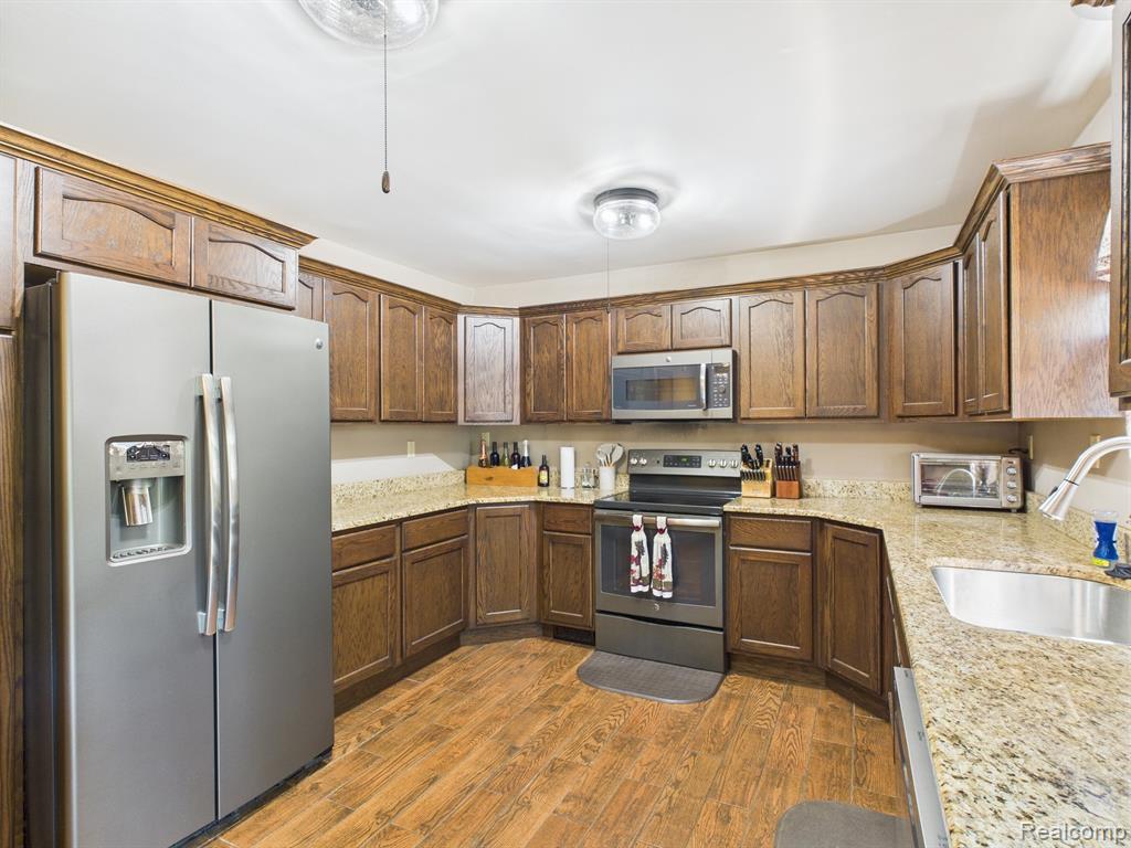 193 MILLER LAKE Road, Columbiaville, MI 48421 — Photo 10