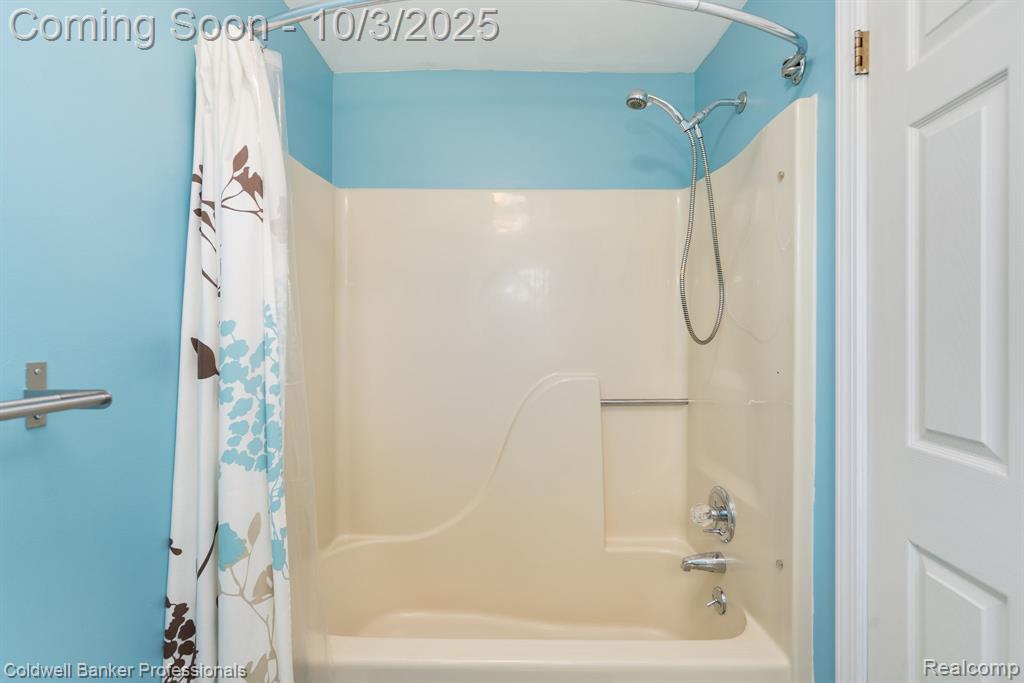 6844 Woodmere Drive, Canton, MI 48187 — Photo 40