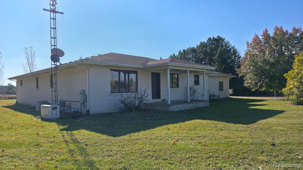 3854 Castle Road, North Branch, MI 48461 — Photo 2
