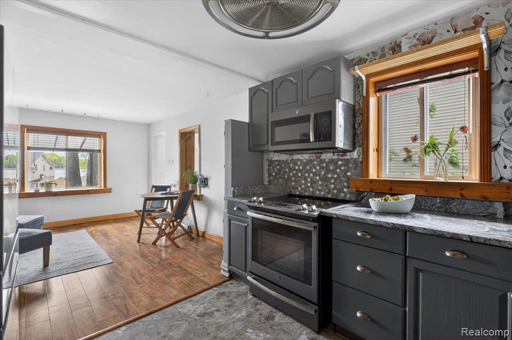 2086 Miles Road, Lapeer, MI 48446 — Photo 17