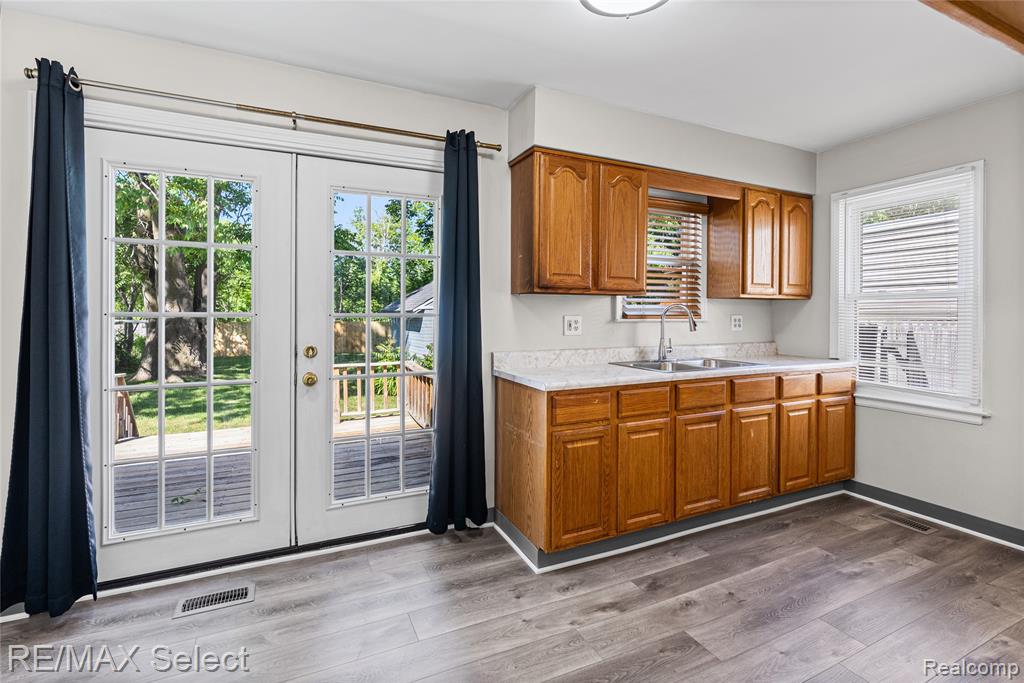 4305 Pengelly Road, Flint, MI 48507 — Photo 12