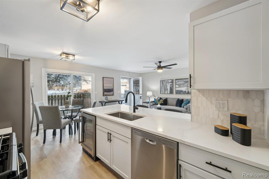 23667 STONEHENGE Boulevard, Novi, MI — Photo 13