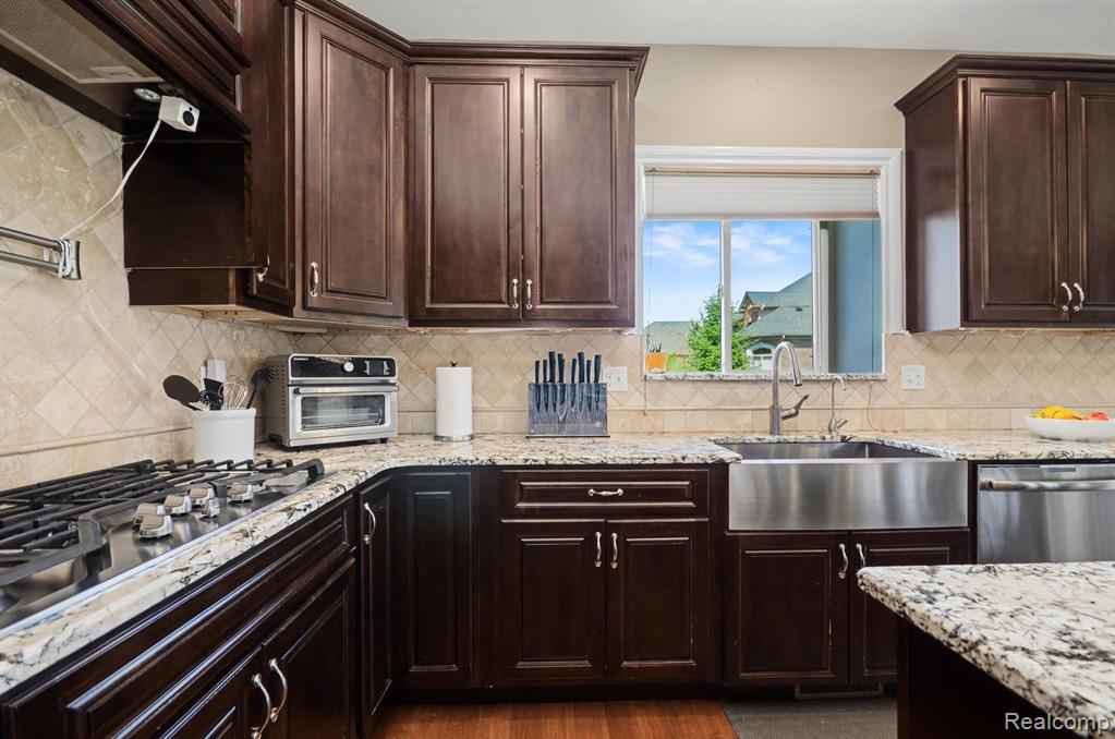 4912 Rosy Drive, Leonard, MI 48367 — Photo 14