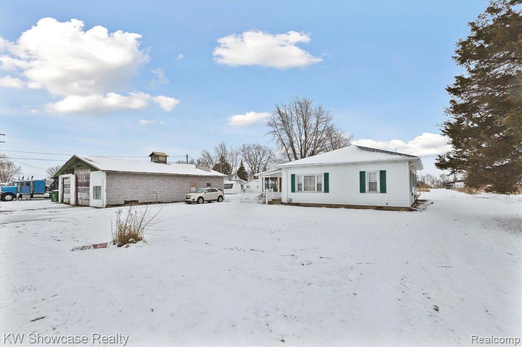 17011 LINCOLN Road, New Lothrop, MI 48460 — Photo 3