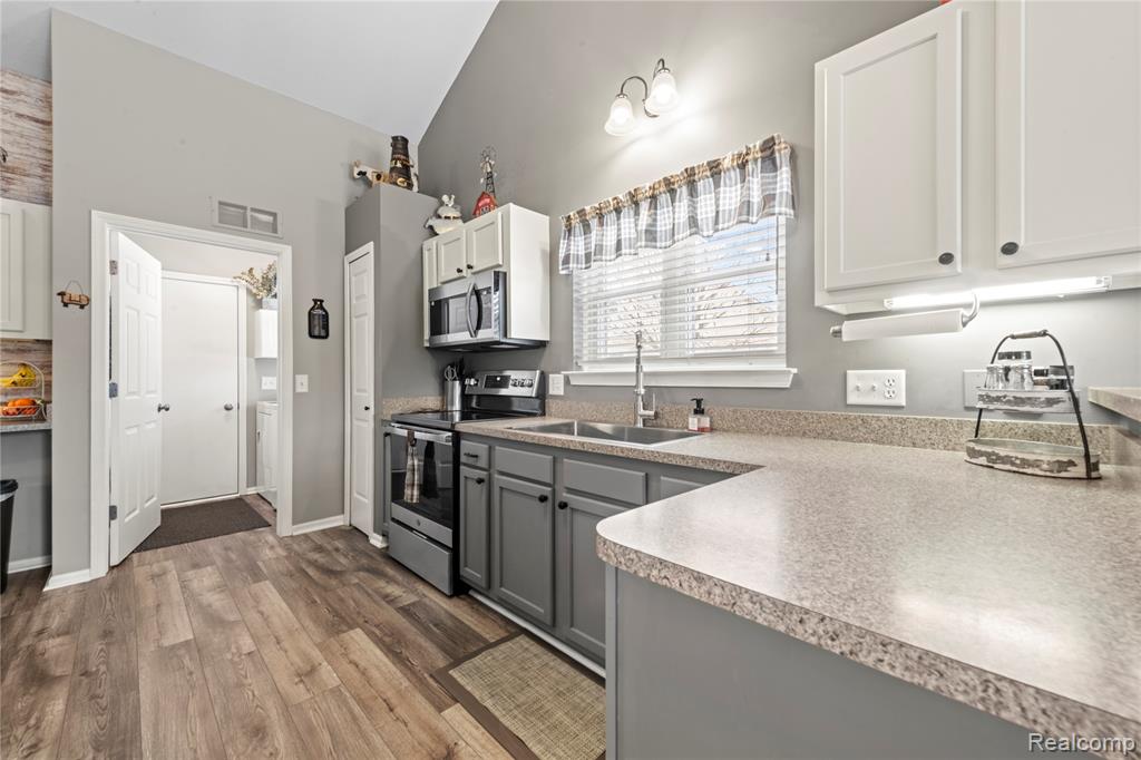 5579 Elmhurst Drive, 167, Trenton, MI 48183 — Photo 21