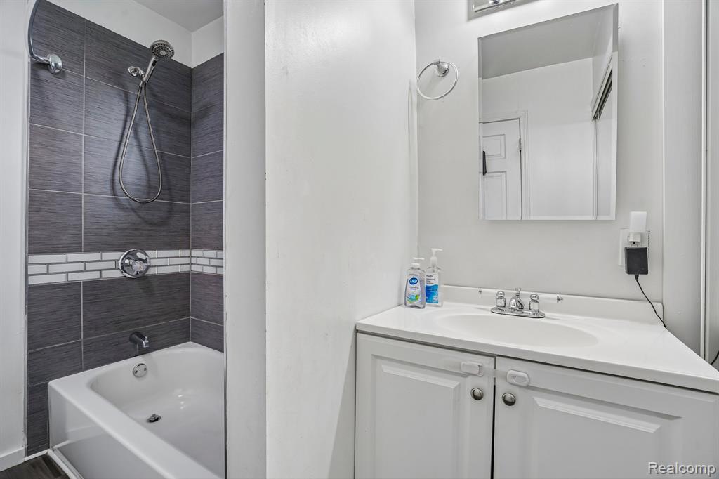 17380 Oakfield Street, Detroit, MI 48235 — Photo 21