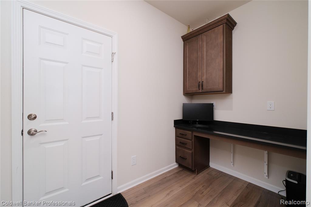 4813 Marquette Drive, Milford, MI 48381 — Photo 20