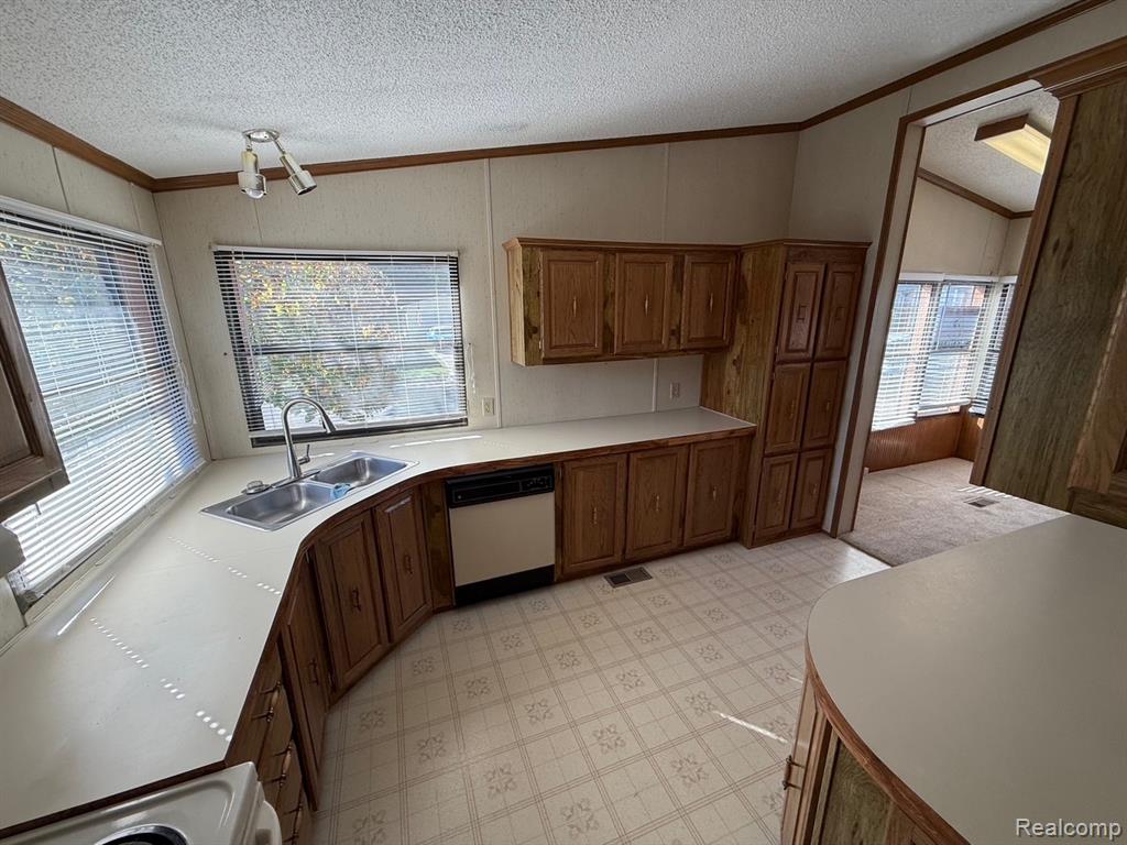 3028 E Bay Drive, Fenton, MI 48430 — Photo 3