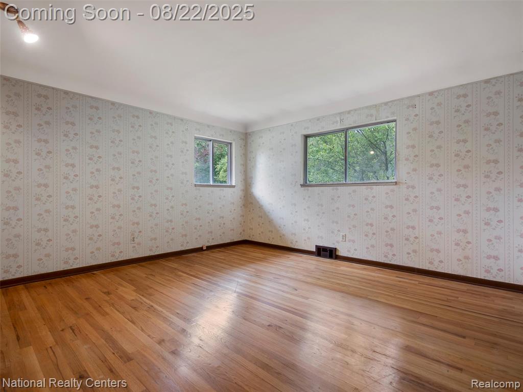 6525 Norton Drive, Troy, MI 48085 — Photo 14
