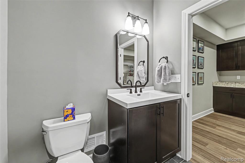 910 McLean Avenue, Royal Oak, MI 48067 — Photo 51