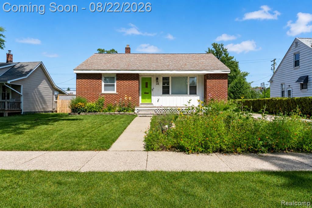 21 Eastman Street, Mount Clemens, MI 48043