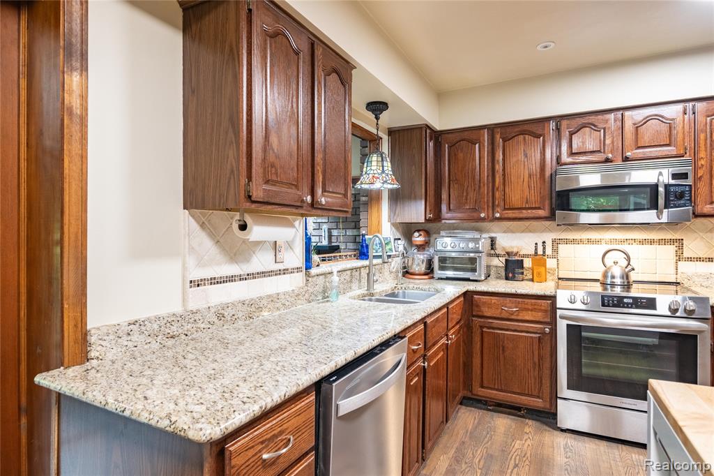 55535 WOODY Lane, South Lyon, MI 48178 — Photo 14