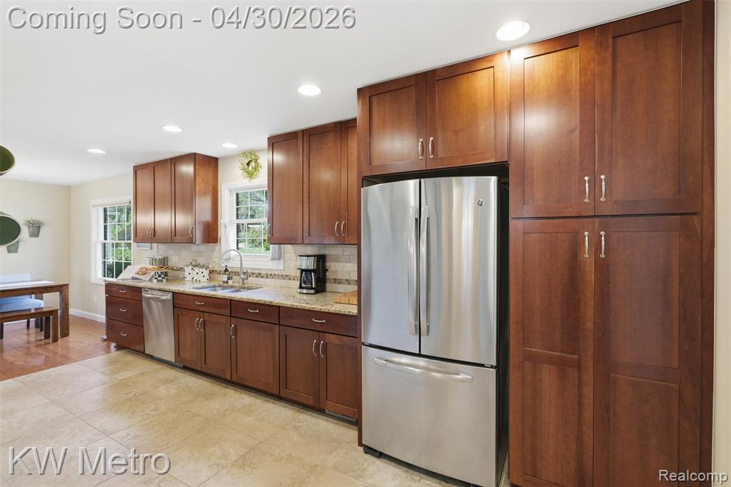 34180 Schulte Drive, Farmington, MI 48335 — Photo 13