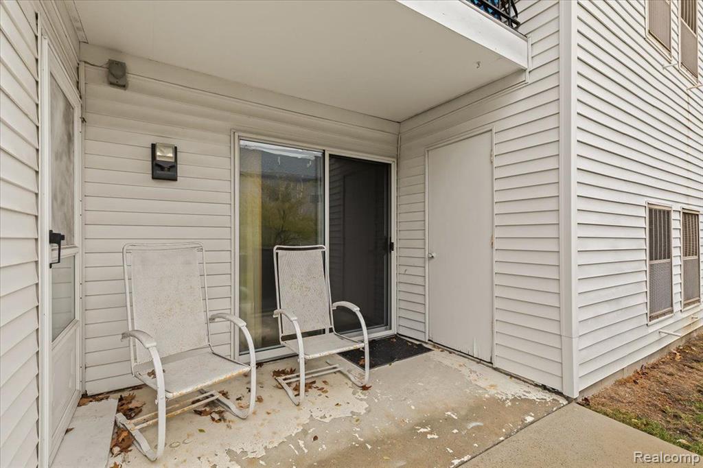 23404 MIDDLEBELT Road, Farmington Hills, MI 48336 — Photo 8
