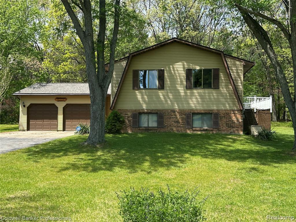 5398 Linger Lane, Lapeer, MI 48446