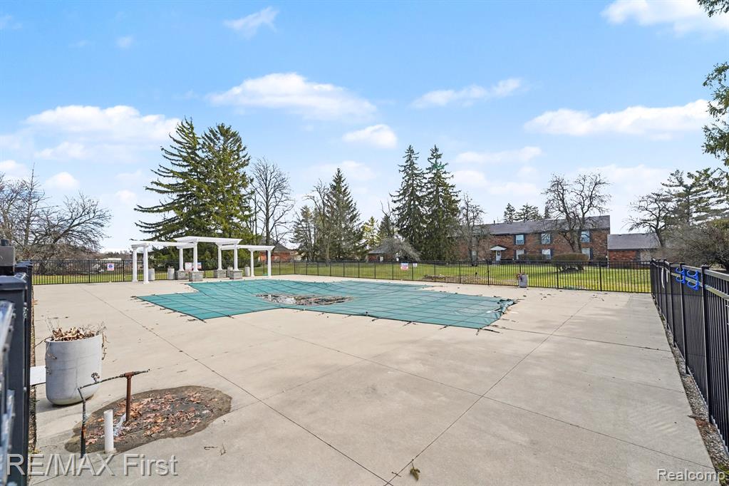 31120 Hunters Drive, 98, Farmington, MI 48334 — Photo 26