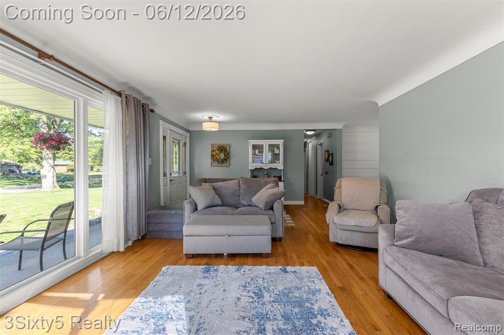 7714 Bournemouth Avenue, Grosse Ile, MI 48138 — Photo 11