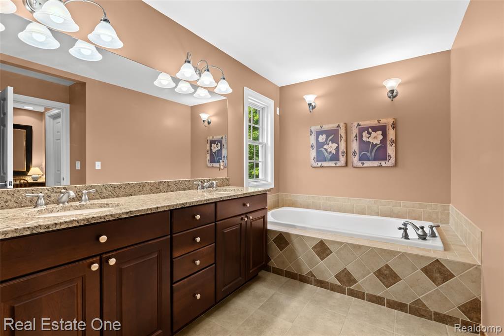 477 E Commerce Street, Milford, MI 48381 — Photo 23