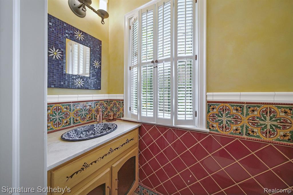 27721 SANTA BARBARA Drive, Lathrup Village, MI 48076 — Photo 14