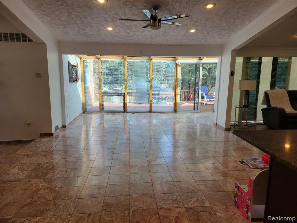 5549 Perrytown Drive, West Bloomfield, MI — Photo 40