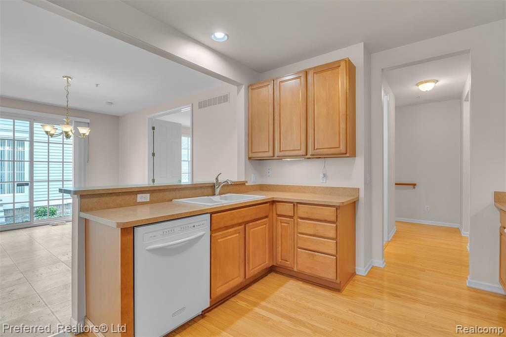 635 Constitution Street, Canton, MI 48188 — Photo 16