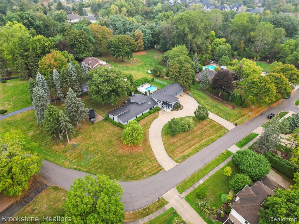 4820 Valley Vista Lane, Troy, MI 48098 — Photo 4