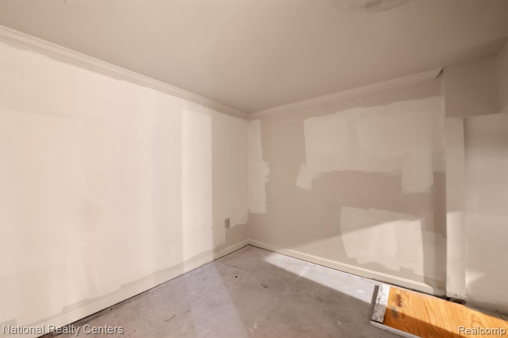 29214 W CHANTICLEER Drive, Southfield, MI 48034 — Photo 28