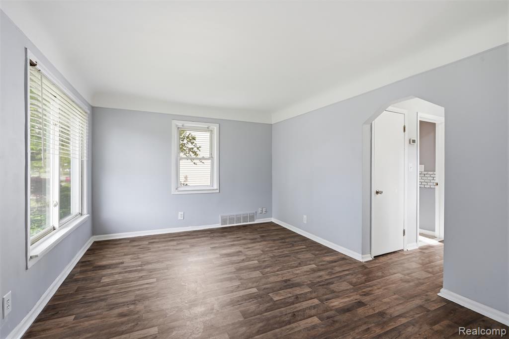 756 Cloverlawn Boulevard, Lincoln Park, MI 48146 — Photo 4