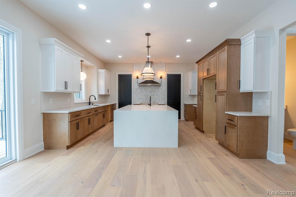 9033 DEERWOOD Road, Clarkston, MI 48348 — Photo 10