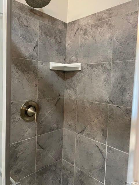 411 WRIGHT Street, Wixom, MI — Photo 20