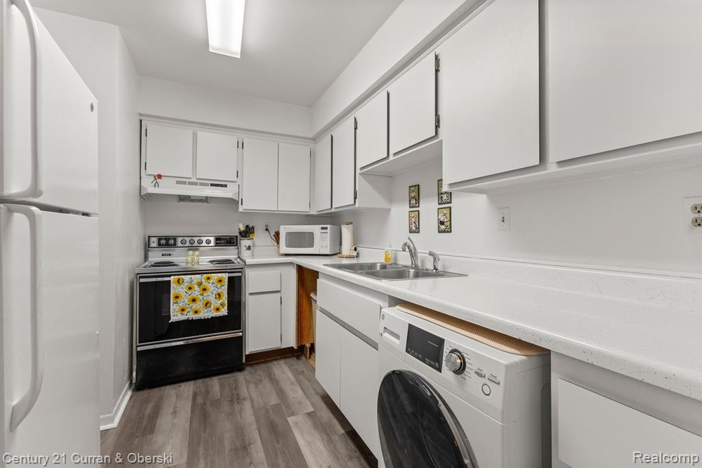 1852 COLONIAL VILLAGE Way, 3, Waterford, MI 48328 — Photo 15