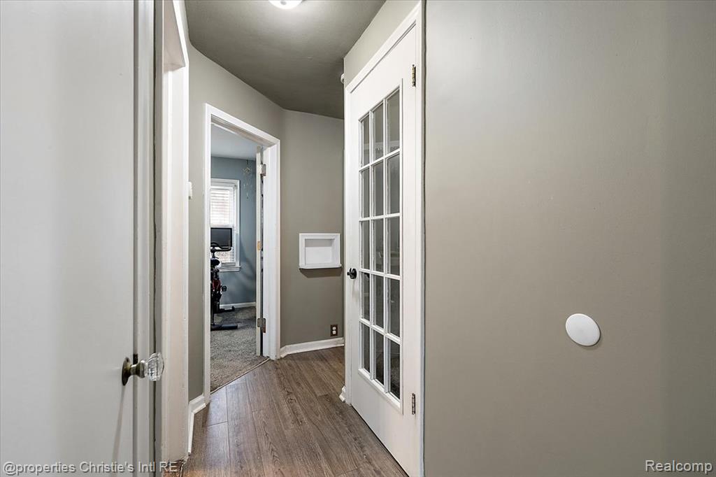 21553 Bournemouth Street, Harper Woods, MI 48225 — Photo 20