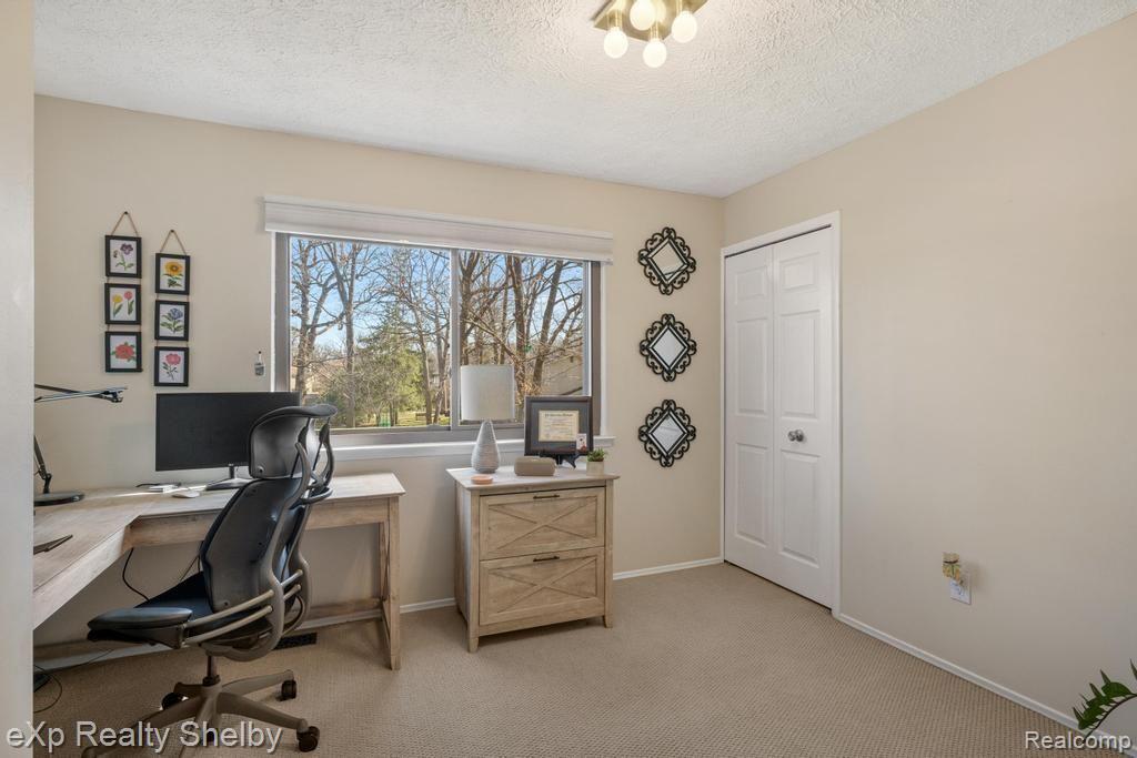 691 BARCLAY Drive, Troy, MI 48085 — Photo 38