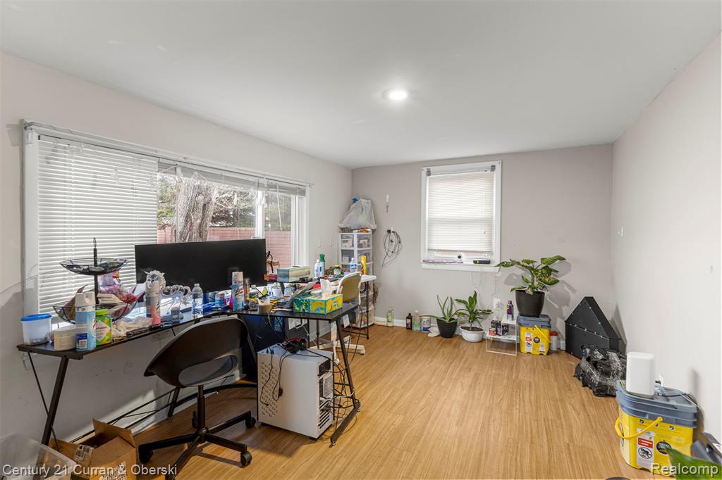 1827 Cleophus Pkwy, Lincoln Park, MI 48146 — Photo 12