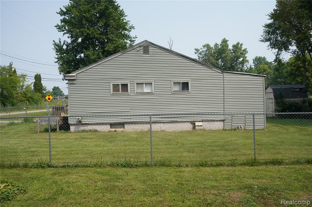 5462 Harry Street, Flint, MI 48505 — Photo 7